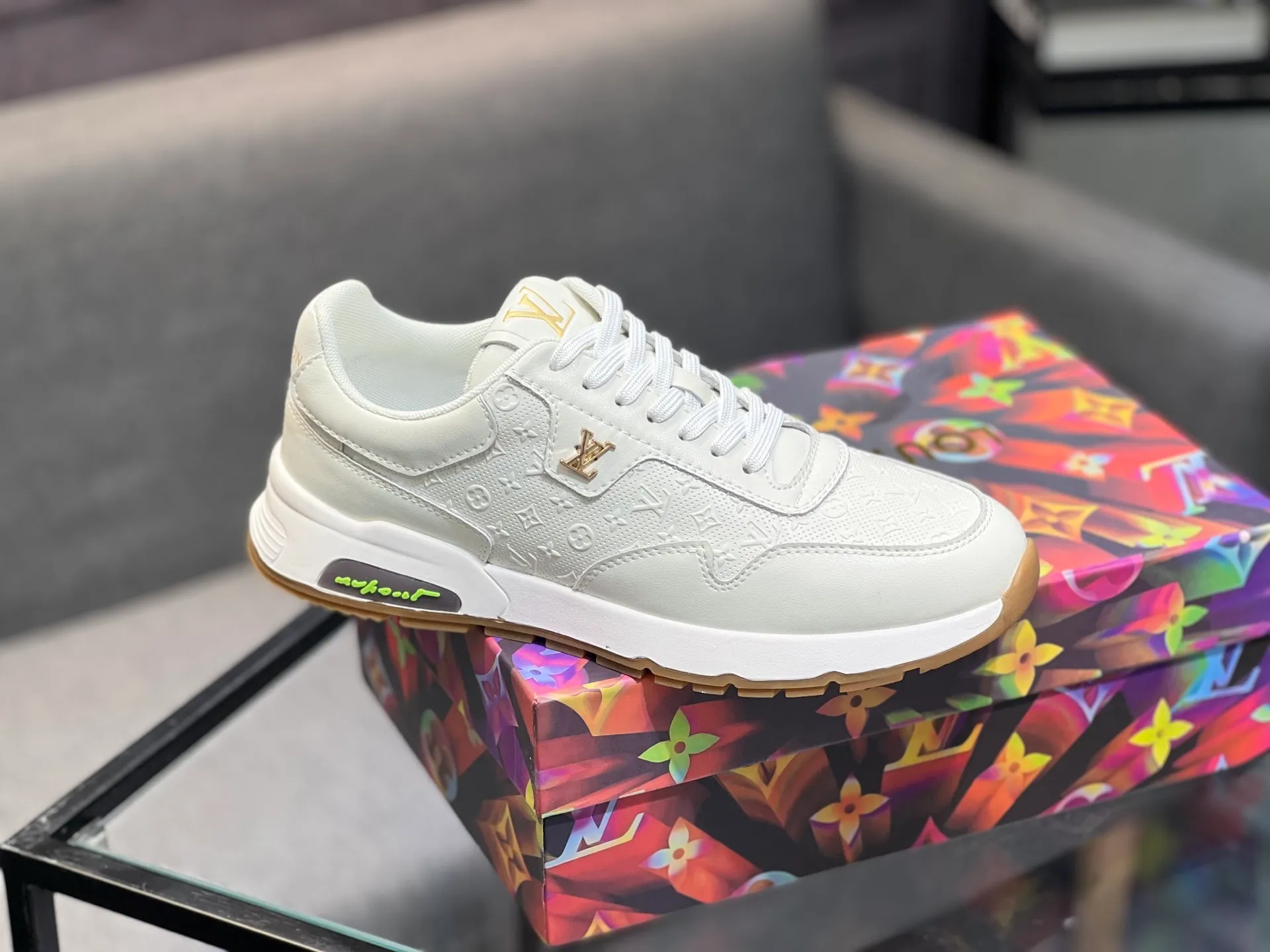 Men's shoes 💰460 "LV" The latest men's casual shoes, genuine leather lining, rubber wear-resistant outsole, fine lines and beautiful strips, not too much decoration, European and American style, comfortable and high-grade, optional, size number: 38 to 44 45 can be customized